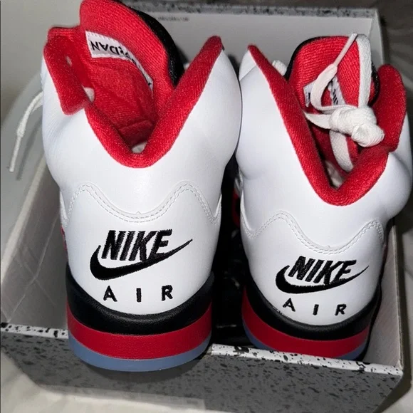 EARLY RELEASE 09/13/25 BLACK tongue fire red Jordan 5s Basketball aj 5 sneakers